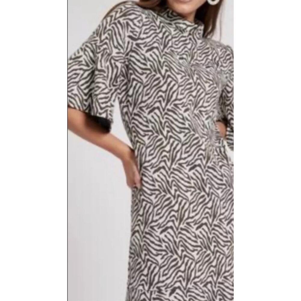 Tyler Boe Animal Print Mindy Jaquard Dress in Zebra Stripe Shift Sheath- Large